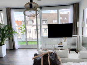 Dani Stylish Minimal Innercity Terrace Apartment